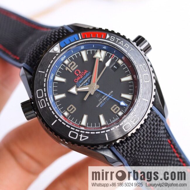 Omega All Black Ocean Universe 600 meters \"Black of the Deep Sea\" - New Zealand Emirates Captain 1: equipped with a self-produced 8906 movement