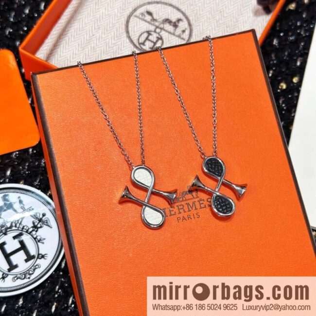❗New ❗ ☀ HERMES Cor H small horn necklace ☀