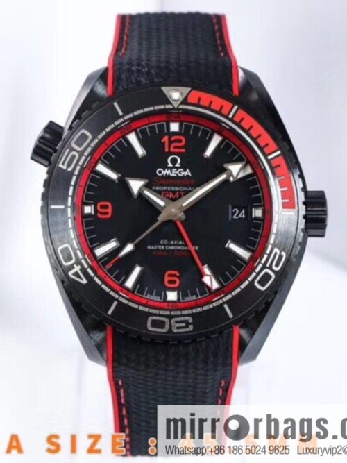 All-black ceramic Ocean Universe 600 meters \"Deep Sea Black\" integrated 8906 movement, integrated natural rubber belt