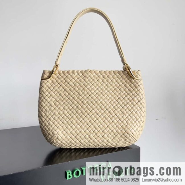 BV #CLICKER Bv 2023 Early Spring New Clicker Lamb woven tote bag model number 730969 Oat color