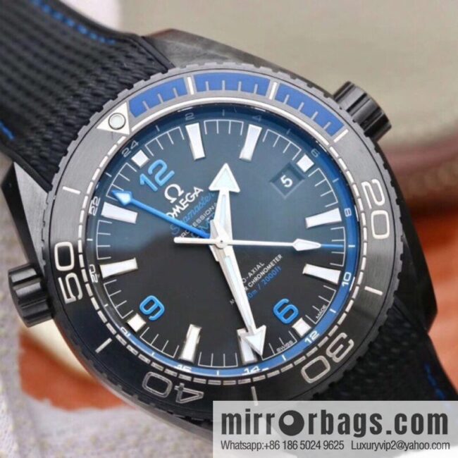 IMG_6616-800x800umj4hipydo495870_20250702023402.jpg All-black ceramic Ocean Universe 600 meters \"Deep Sea Black\" integrated 8906 movement, integrated natural rubber belt