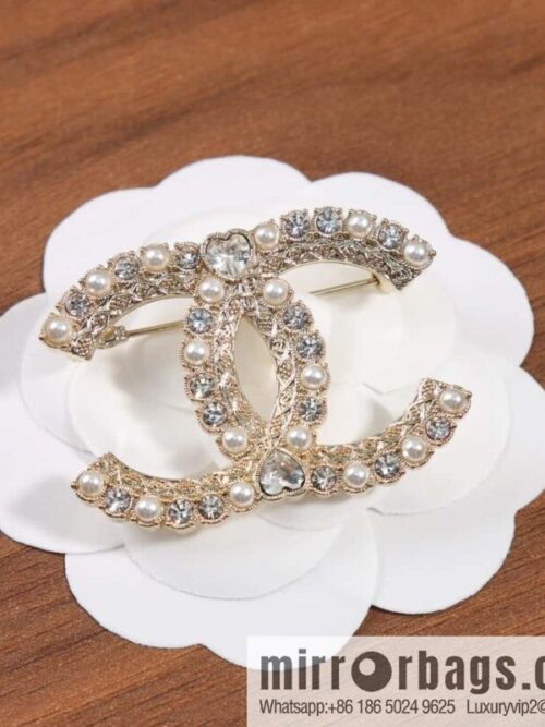 IMG_6732-800x800f0ysiu3tvyy136025_20250704222429.jpg ☀️New ☑️ Chanel double c love peach heart full diamond brooch ☀️
