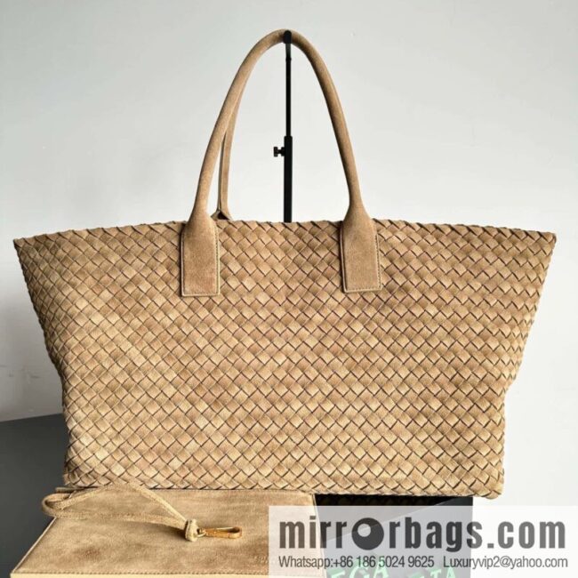 IMG_6911-800x800rpgbmhozd1p53957_20250718233526.jpg B new Cabat large shopping bag model number: 608811