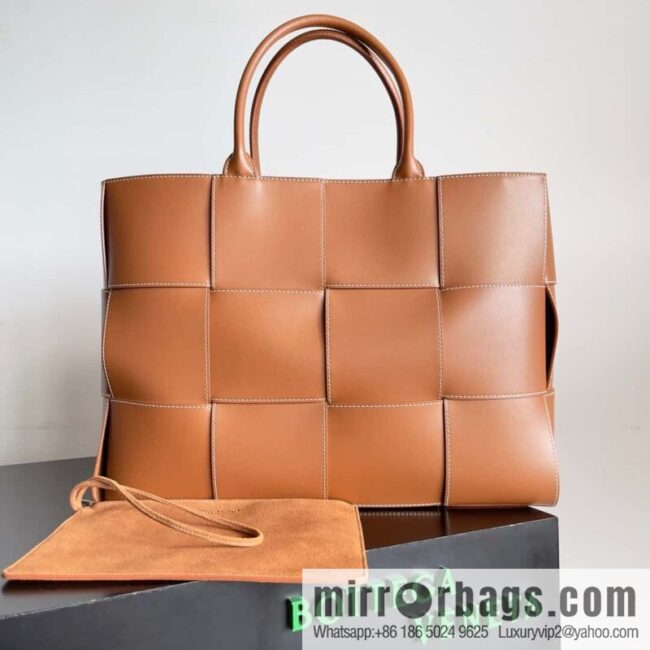 BV tote bag, large BV new large tote bag, model number 620623, model number: 680165.