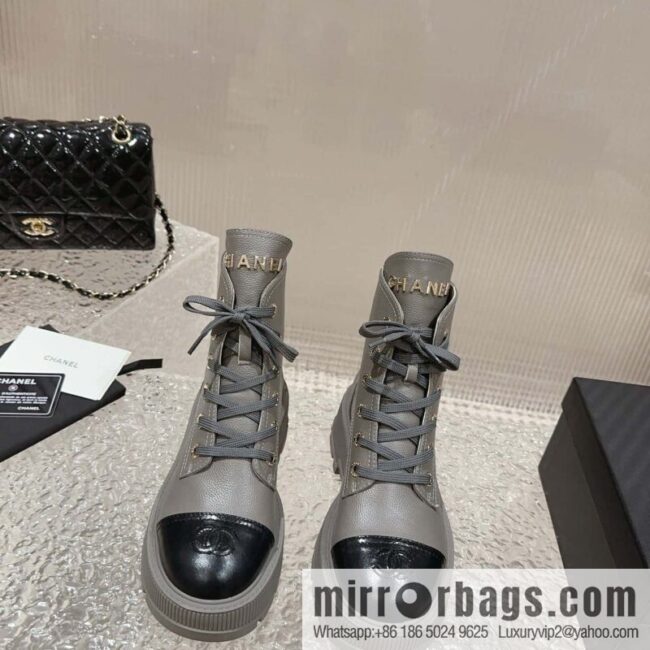 🐰🐰𝐂𝐡*𝐧𝐞𝐥 23 popular [genuine grade] version of the coolest short boots, locomotive boots, thick-soled round head color matching heightened lace-up short boots, Martin boots