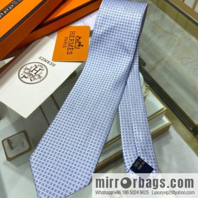 Hermes 100% Top Twill Silk Small H Letter Tie