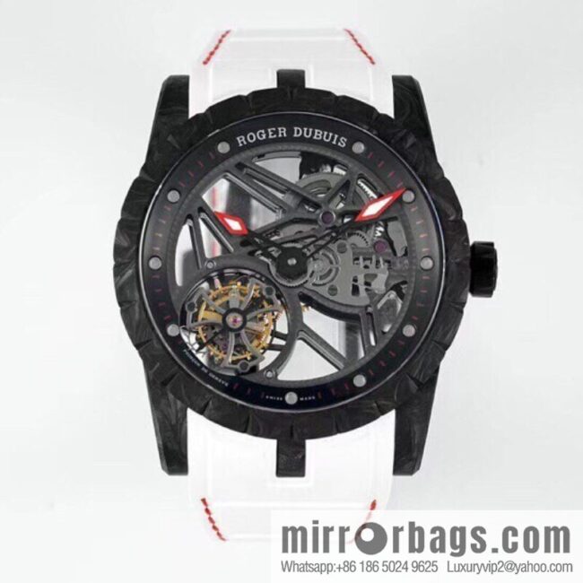 The new Roger Dubuis carbon fiber tourbillon is shocked! EXCALIBUR (King Series) DBEX0577 1. Exclusive custom Roger Dubuis RD.509SQ tourbillon manual core