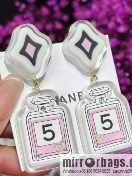 IMG_7412-800x800ry5sqwf0fnl111050_20250702082846.jpg ❗️New ❗️ Chanel stud earrings ☀️ new ☑️ Chanel C2 perfume bottle stud earrings ☀️