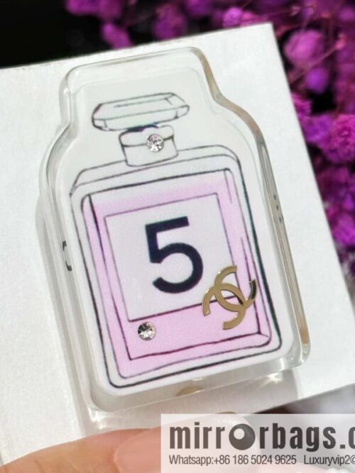 IMG_7414-800x800bmfgsyhnlaw111039_20250702082826.jpg ❗️New ❗️ Chanel brooch ☀️ new ☑️ Chanel perfume bottle brooch ☀️