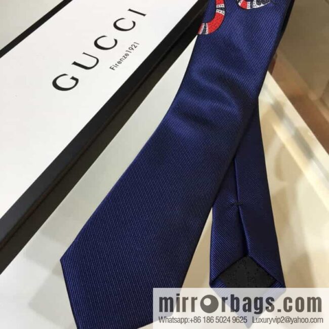 GUCCI Gucci 100% Top Jacquard Silk Snake Tie