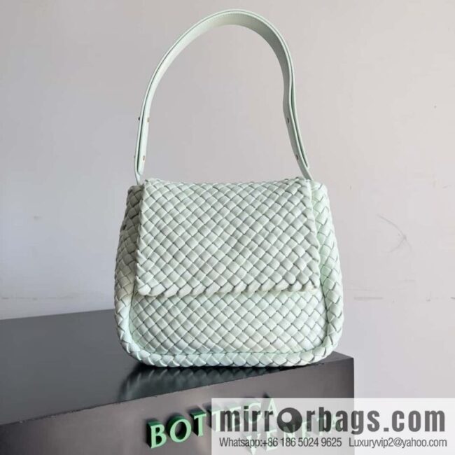 BV new in autumn and winter, the same as Faye Wong, classic small weaving pure hand-woven COBBLE shoulder backpack model number: 709418 ice blue