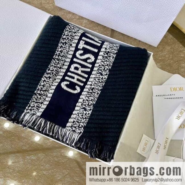 Dior 21 autumn and winter new college style double-sided scarf 14CDO301I985_C540