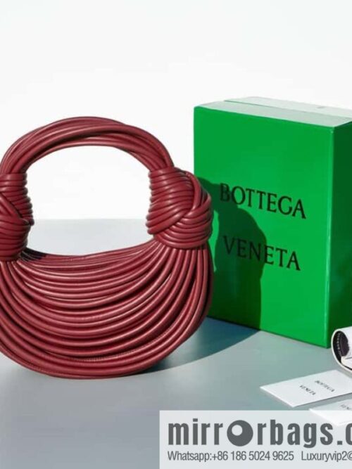 Bottega Veneta, model 680934 autumn and winter new Jodie ramen clutch bag number: 80803 #cinnabar red