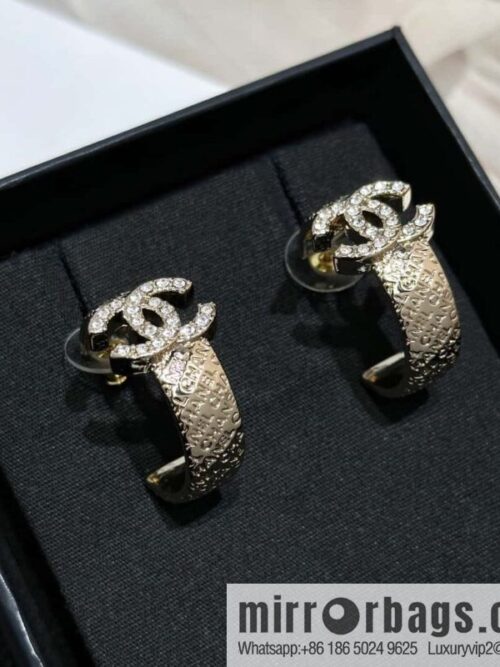 IMG_7890-800x80000bw0lsshy1110606_20250702081643.jpg ❗️New ❗️☀️ new ☑️ chanel c1 double c semicircular stud earrings ☀️