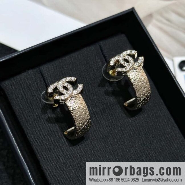 ❗️New ❗️☀️ new ☑️ chanel c1 double c semicircular stud earrings ☀️