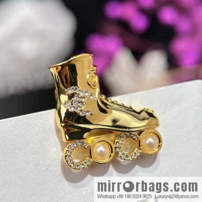 ❗️New ❗️ ☀️ new ☑️ Chanel coco pearl roller skates brooch ☀️