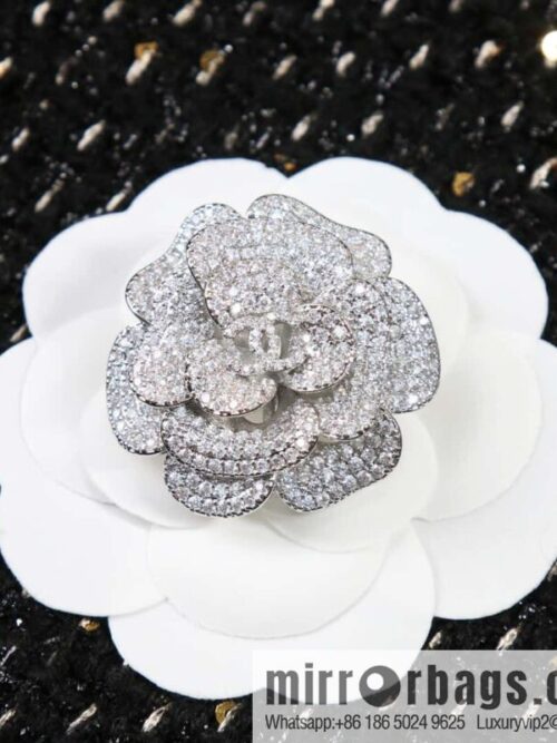 IMG_7956-800x800ojpp5spsayi135835_20250704221356.jpg ☀️New ☑️ Chanel double c full diamond camellia stud earrings