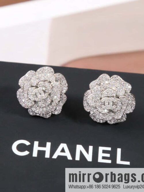 IMG_7961-800x800wbvepmugk5z135846_20250704221419.jpg ☀️New ☑️ Chanel double c full diamond camellia stud earrings ☀️