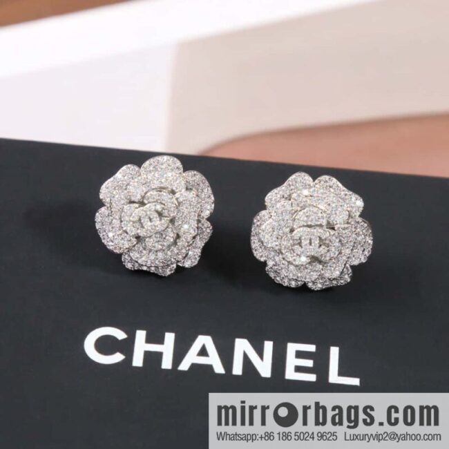 ☀️New ☑️ Chanel double c full diamond camellia stud earrings ☀️