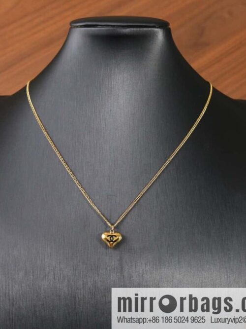 IMG_7990-800x800lssjmhrbjvl135802_20250704221249.jpg ☀️New ☑️ Chanel double c peach heart love necklace ☀️