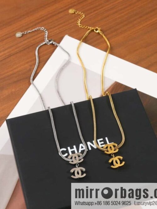 IMG_7997-800x800tgkgbieo0ao135791_20250704221226.jpg ☀️New ☑️ Chanel Double C Necklace