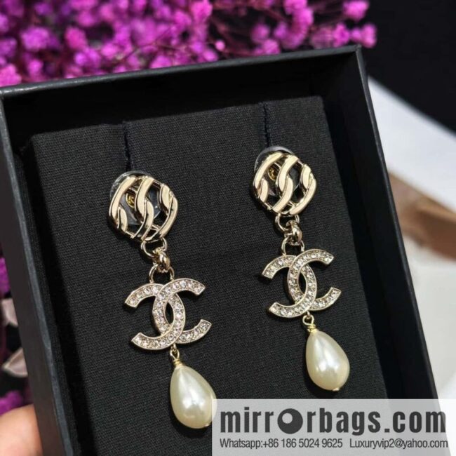 ❗️New ❗️☀️ New ☑️ Chanel c3 double C pearl stud earrings ☀️