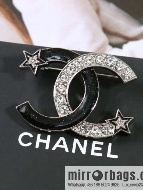IMG_8025-800x800nbhlq53nx43135758_20250704221122.jpg ☀️New ☑️ Chanel Double C Pentagram ⭐ Stars Full Diamond Brooch ☀️