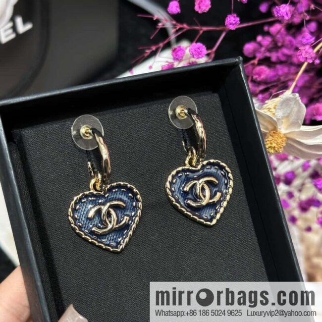 ❗️New ❗️☀️ new ☑️ Chanel C2 denim double C peach heart ❤️ love stud earrings ☀️