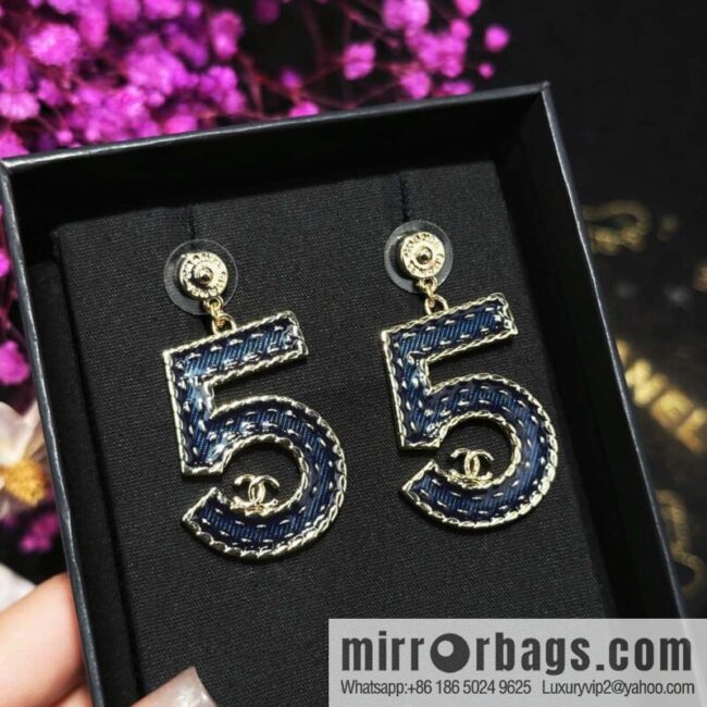 ❗️New ❗️☀️ new ☑️ Chanel c2 double C denim 5 word stud earrings ☀️