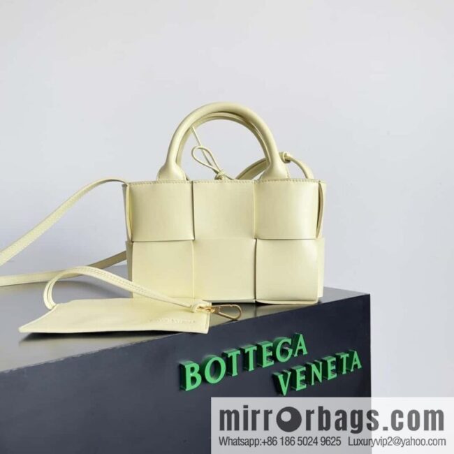 BV super mini tote bag 20cm ice cream color, model number: 729029.