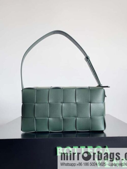 2022 autumn and winter latest armpit bag shoulder strap bag BRICK Cassette model number: 729166 rain tree green