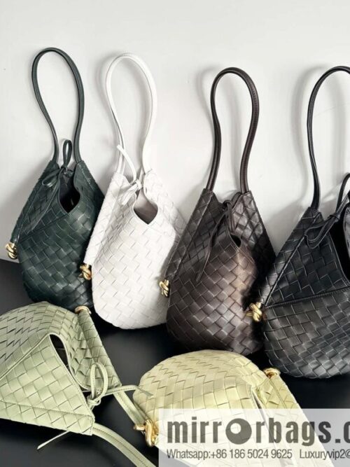 #BottegaVeneta, Yang Mi\'s latest bag of the same Solstice Shoulder Ba model number: 740898 small dark green