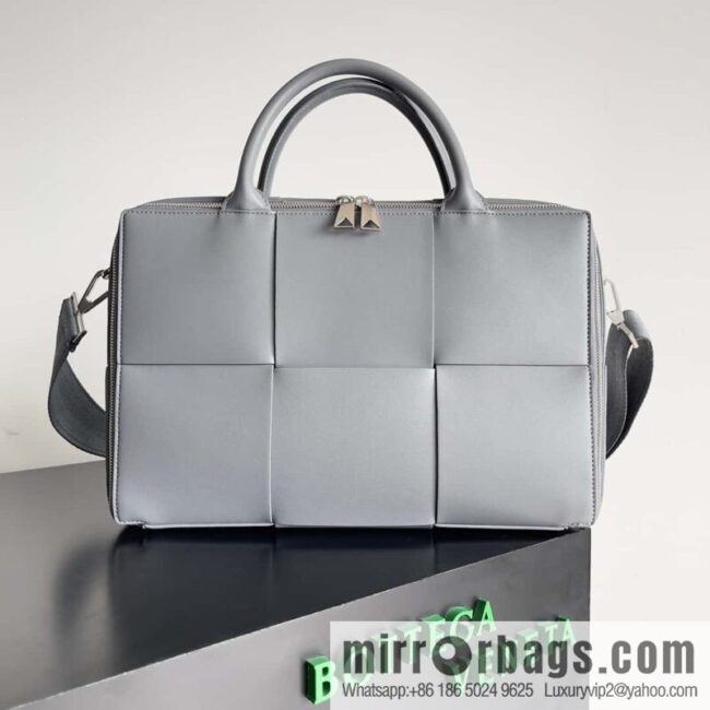 Bottega Veneta Large Grid Men\'s Briefcases Model 680120 Grey
