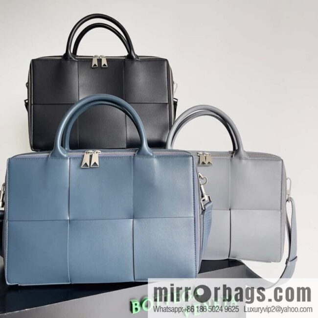 Bottega Veneta Large Grid Men\'s Briefcases Model 680120 Grey