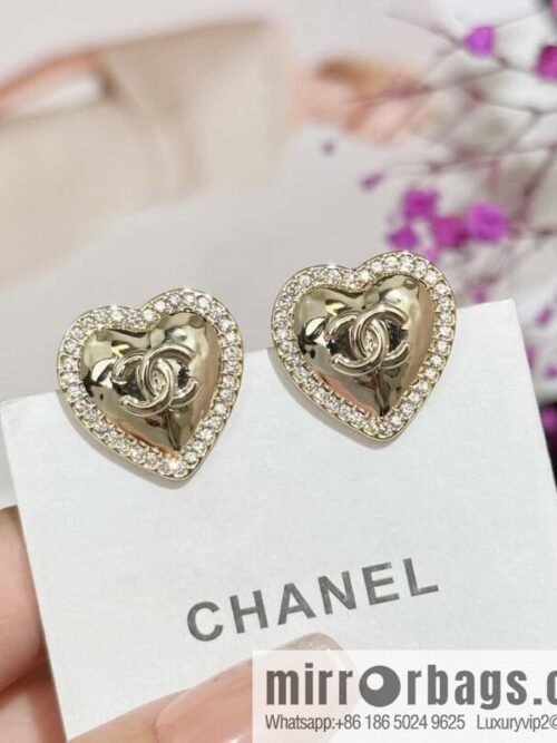 IMG_8881-800x800jbupwcp0mvl101061_20250702043247.jpg ❗️New ❗️ Chanel stud earrings ☀️ new ☑️ Chanel c1 peach heart ❤️ love double c stud earrings ☀️