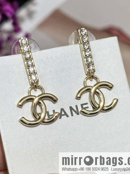 IMG_8890-800x800qbltj0qoqq1101039_20250702043209.jpg ❗️New ❗️☀️ new ☑️ Chanel double c vertical rhinestone stud earrings ☀️