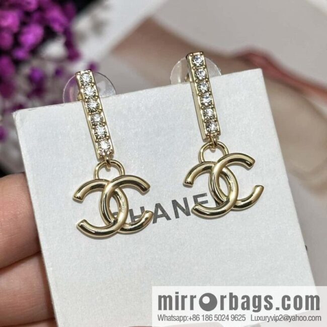 ❗️New ❗️☀️ new ☑️ Chanel double c vertical rhinestone stud earrings ☀️