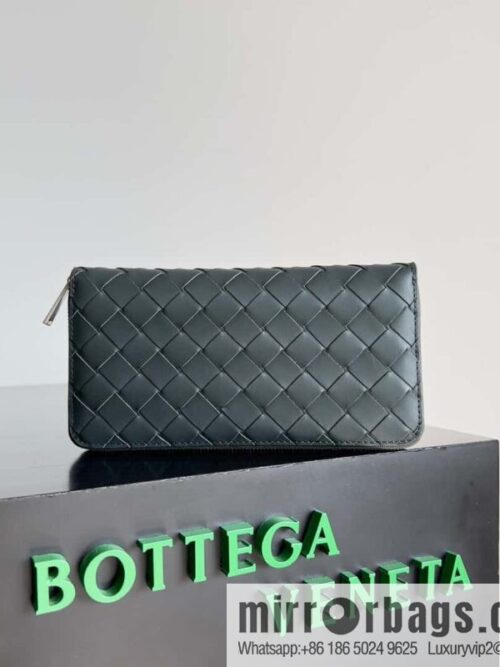 #Bv Men\'s woven wallet model number: 593217 dark green