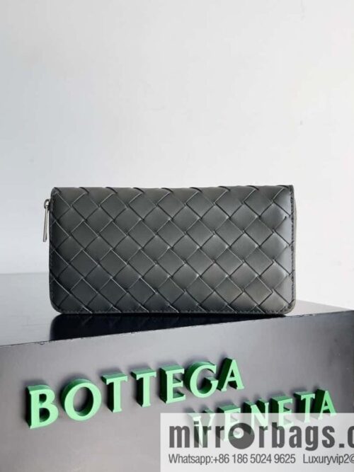 IMG_9072-800x800icjd1bog3g449371_20250718041637.jpg #Bv men\'s woven wallet model number: 593217 field green