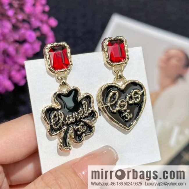 ❗️New ❗️☀️ New ☑️ Chanel c2 double c black oil drop four-leaf clover peach heart love stud earrings ☀️