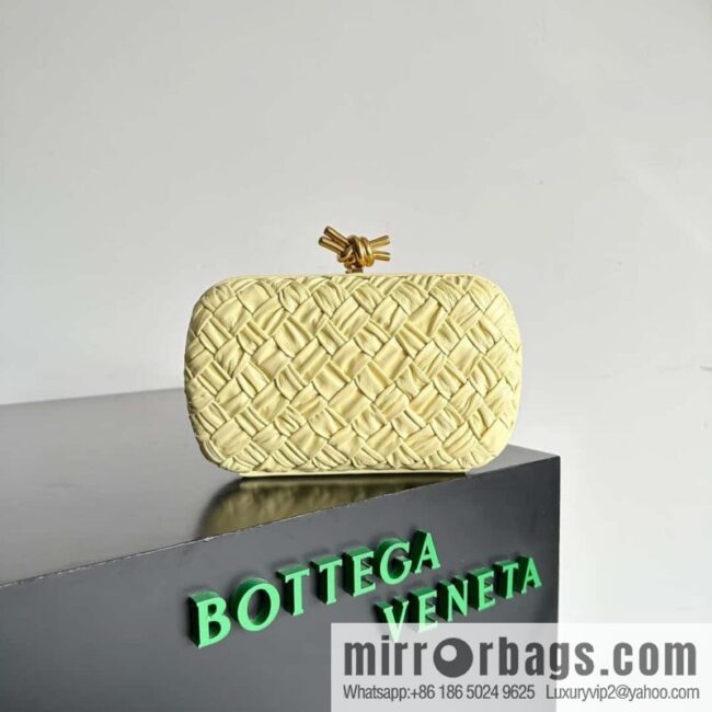 Bottega Veneta BV Knot | minaudiere: 717622 Ice Cream Color