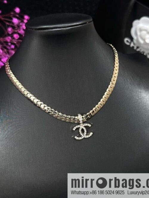 IMG_9311-800x800ss1trymsv2o100576_20250702041944.jpg ❗️New ❗️ Chanel necklace ☀️ new ☑️ Chanel double c snake bone chain necklace ☀️