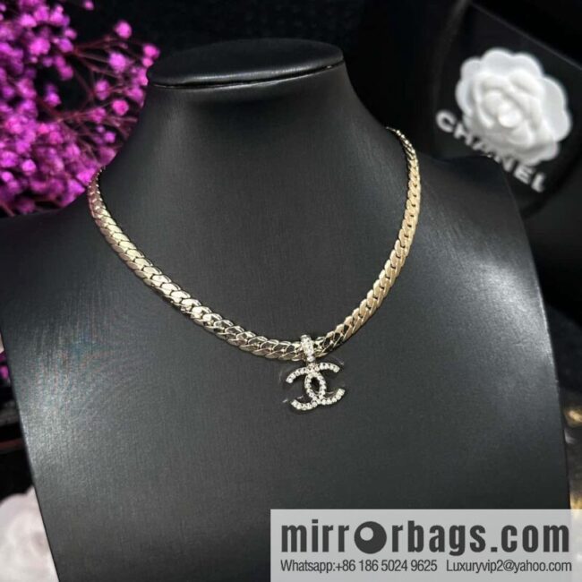 ❗️New ❗️ Chanel necklace ☀️ new ☑️ Chanel double c snake bone chain necklace ☀️
