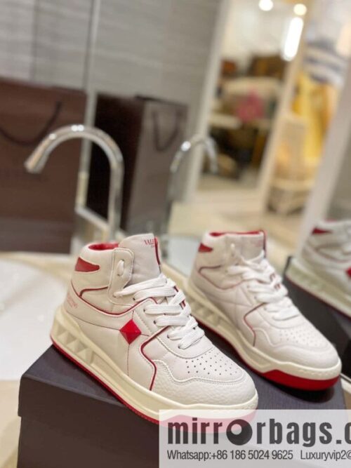 IMG_9317-800x8005n5oplvymt4135130_20250704215041.jpg 🐰🐰The highest-end high-top, the latest couple casual sports shoes at the franchise store, high-top shoes.