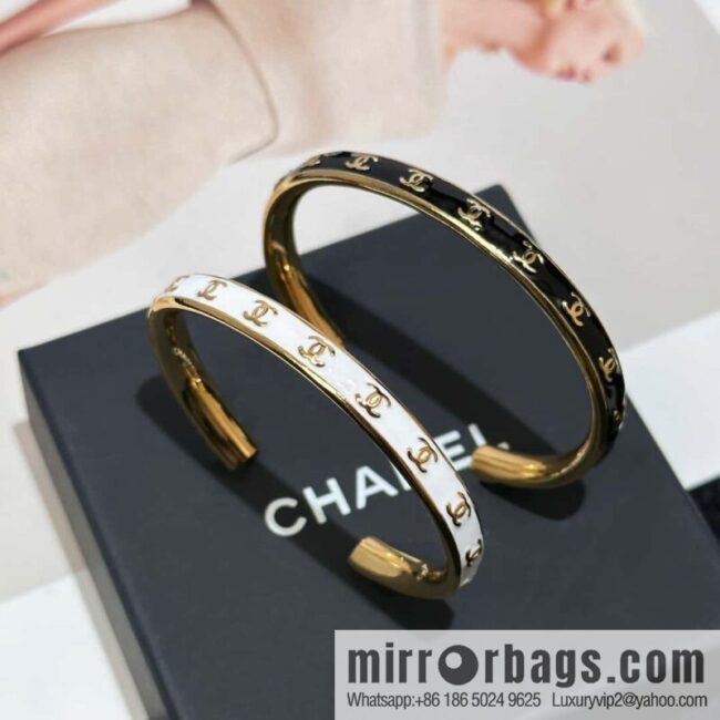 ❗️New ❗️☀️ New ☑️ Chanel Double C Drop Oil Opening Bracelet ☀️