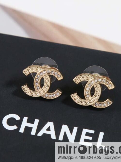 IMG_9525-800x8003e4ourygzuq140638_20250705015330.jpg ☀️New ☑️ Chanel c1 double c gold half diamond diamond earrings ☀️
