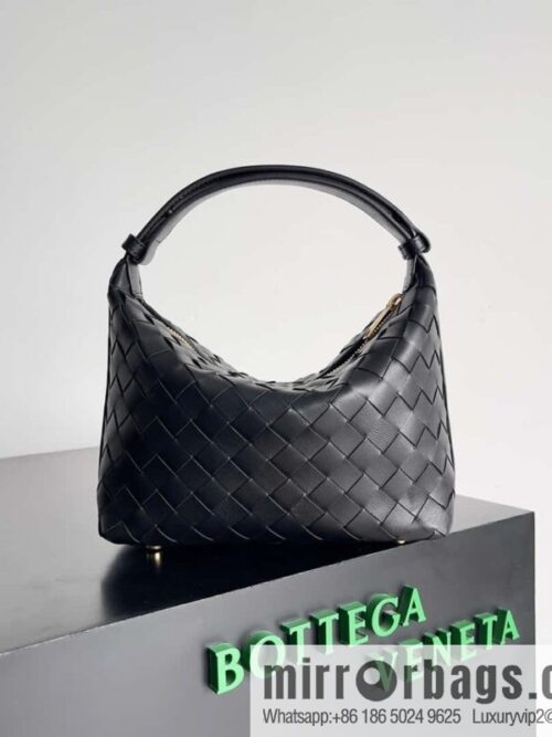 BvWallace Shoulder Bento Bag Model 754443 intrecciato bag black