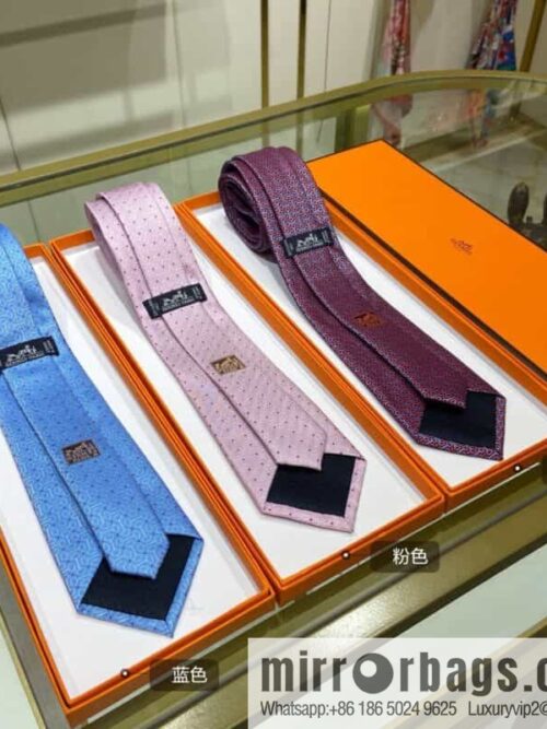 Hermes Hermes H Buckle Printed 100% Top Twill Silk Tie