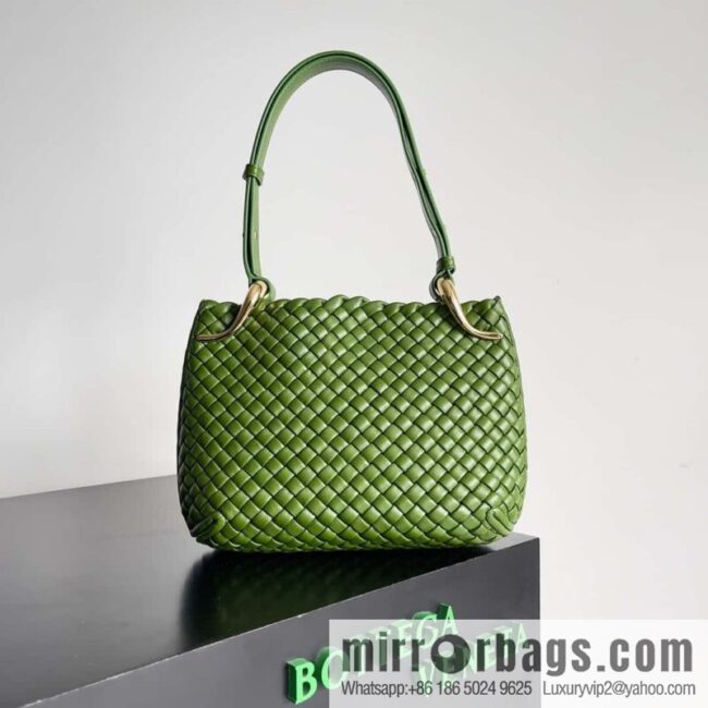BV early spring new Clicker circular arc bag lamb woven leather, model number: 730968 green pepper green