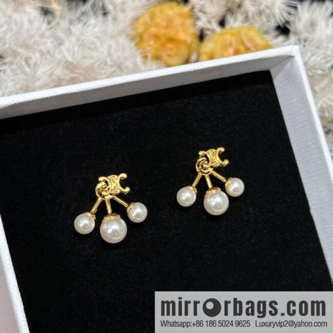 IMG_9656-800x800n1c2zrdn2nn91710_20250702004028.jpg ❗️New ❗️ ☀️ original order ☀️ new ☑️ Celine Celine simple style Arc de Triomphe pearl stud earrings ☀️